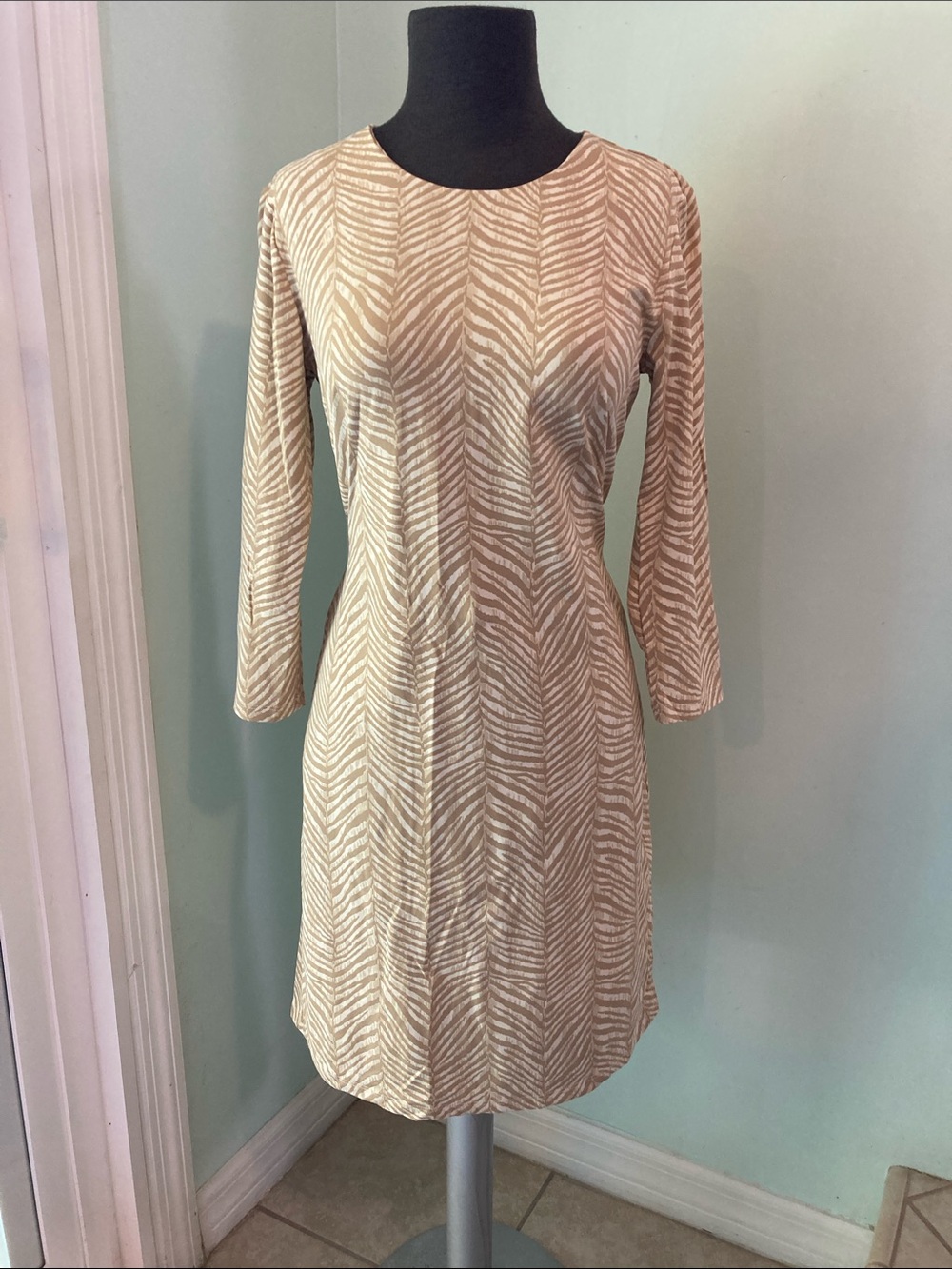 J. McLaughlin Women’s Cream Zebra-Print 3/4 Sleeve Dress